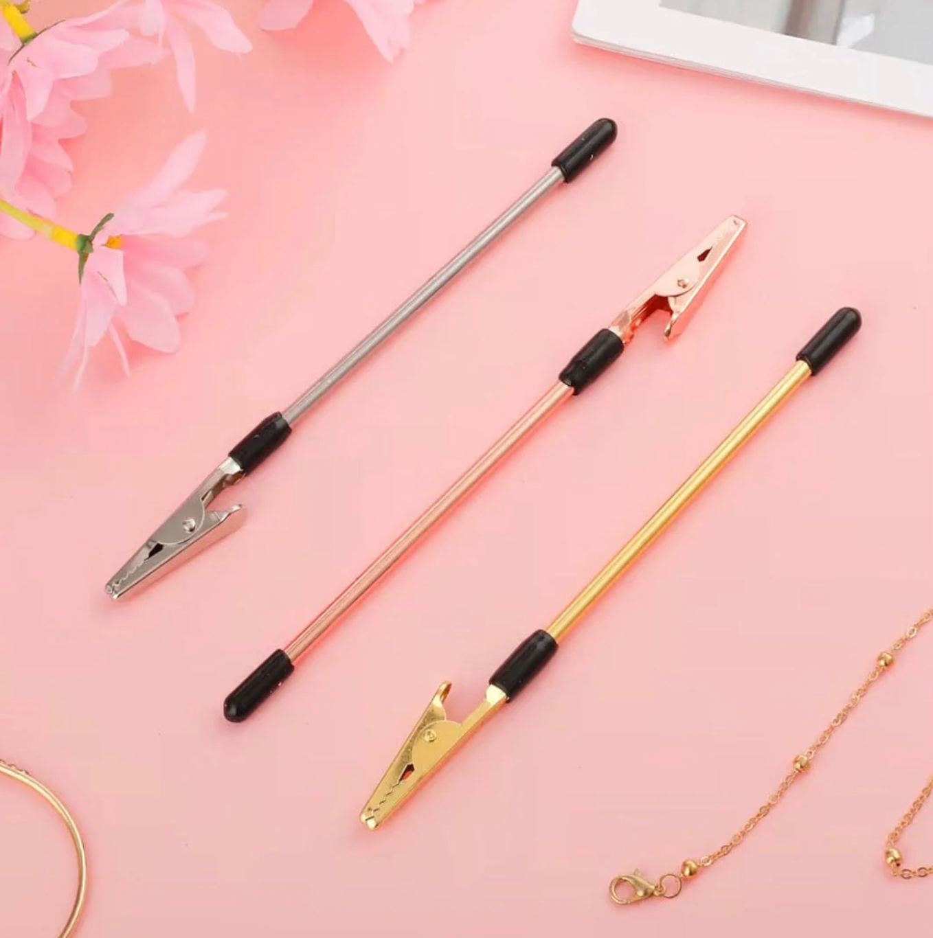 LuxeLatch | Self-Clasp Bracelet Assistant